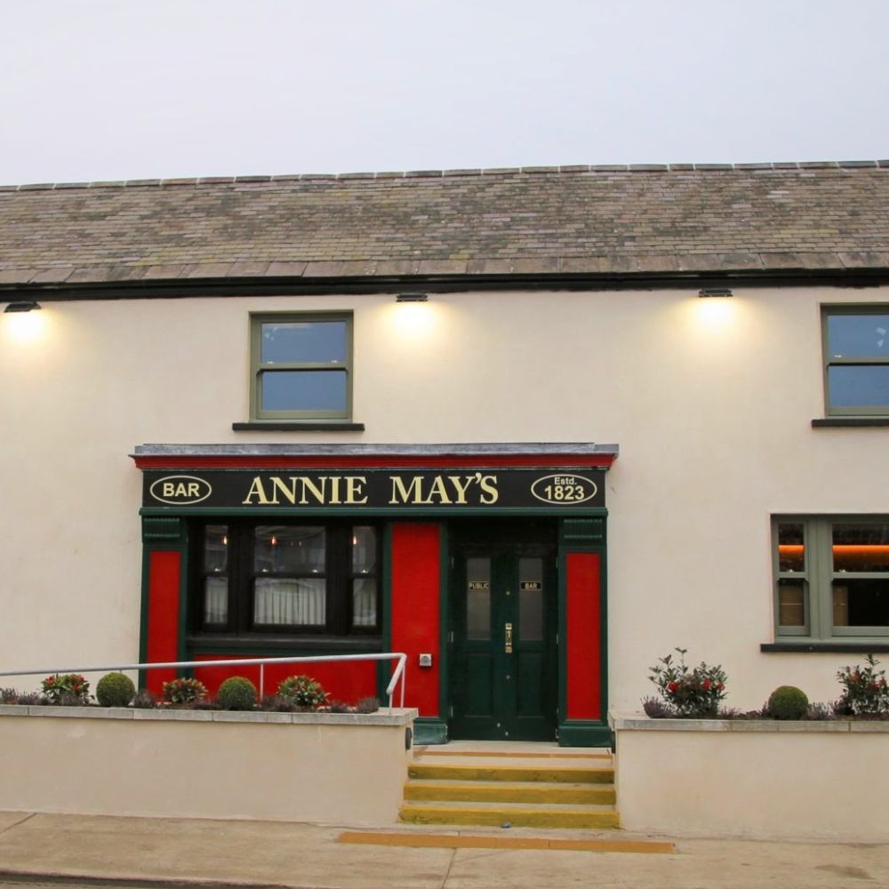 Annie Mays (pub)